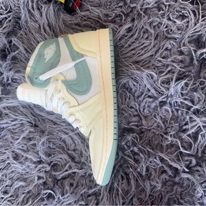 Nike Women's Sneakers in Cream and Mint